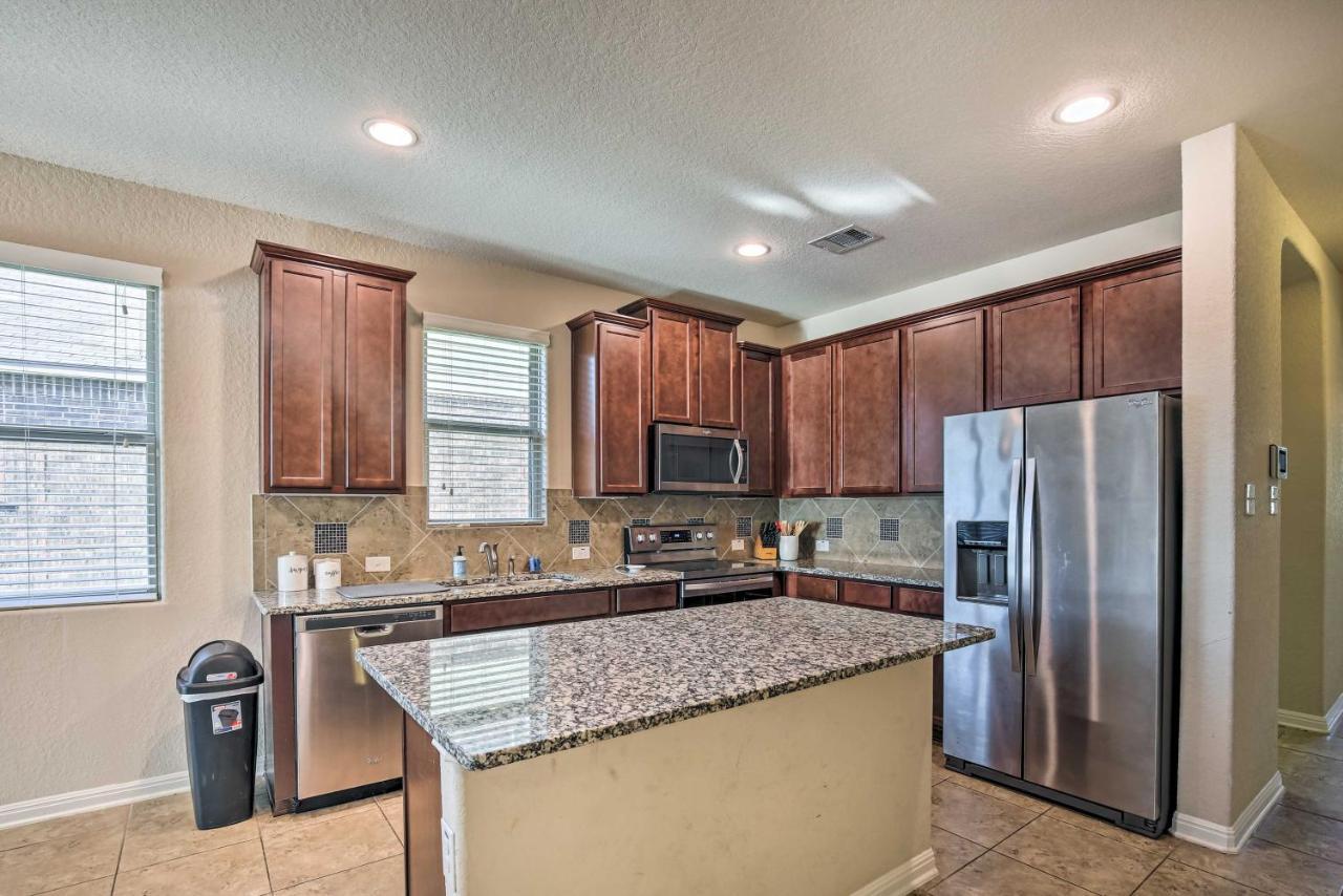 San Antonio Home With Yard About 8 Mi To Lackland! ภายนอก รูปภาพ