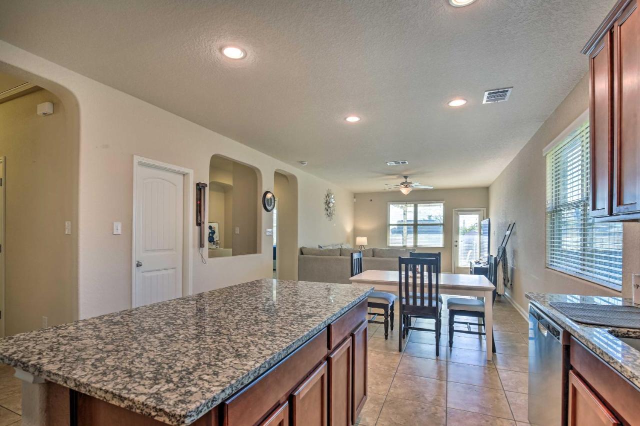 San Antonio Home With Yard About 8 Mi To Lackland! ภายนอก รูปภาพ